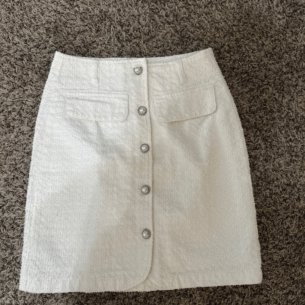 UR skirt, size 6 Totally new